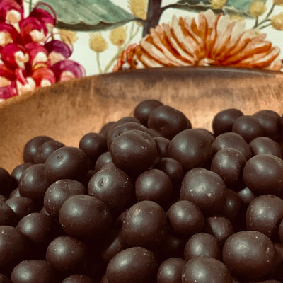 DARK CHOCOLATE COATED MUNTRIE FRUIT 100g